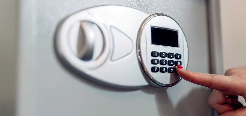 Jewelry Safe Cracking in Glendale, California